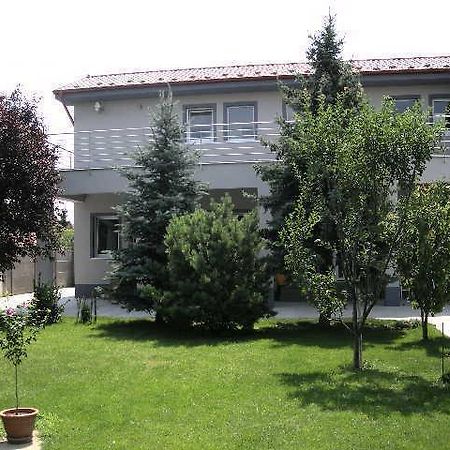 Ubytovanie House Galanta Esterno foto