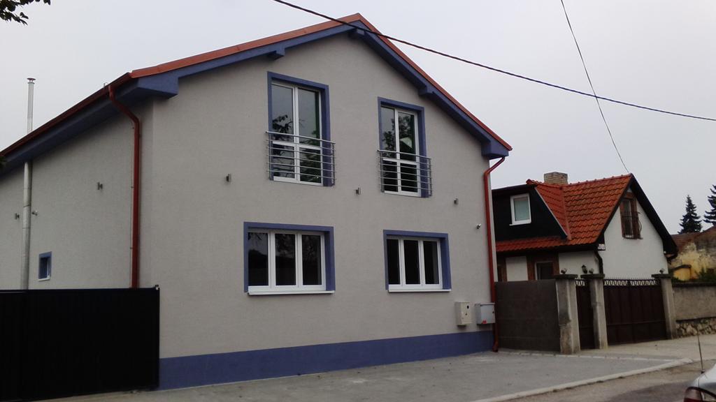 Ubytovanie House Galanta Esterno foto