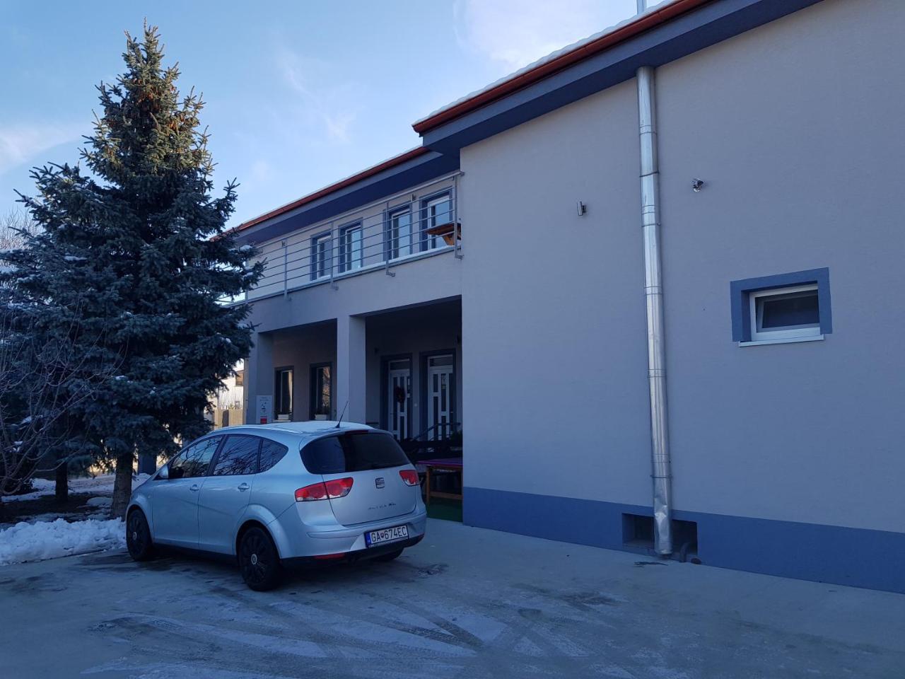 Ubytovanie House Galanta Esterno foto